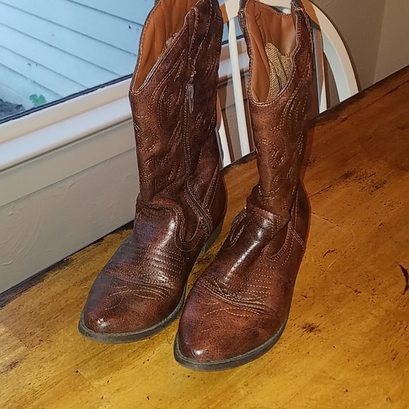 Boots - Picture 1 of 2